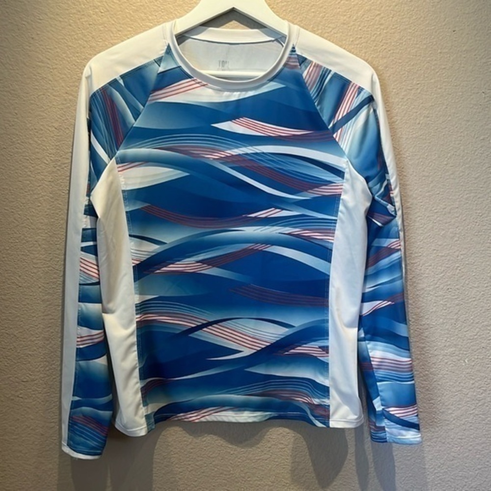 Tail Women’s Athletics Long Sleeve Top Size Medium Fiji Aquatica line